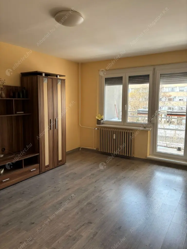 Kiadó albérlet 180000 Ft/hó áron: Budapest, XIII. kerület  Béke utca. Mérete: 27 nm, 1 szobás | Alberlet.hu - 6630117