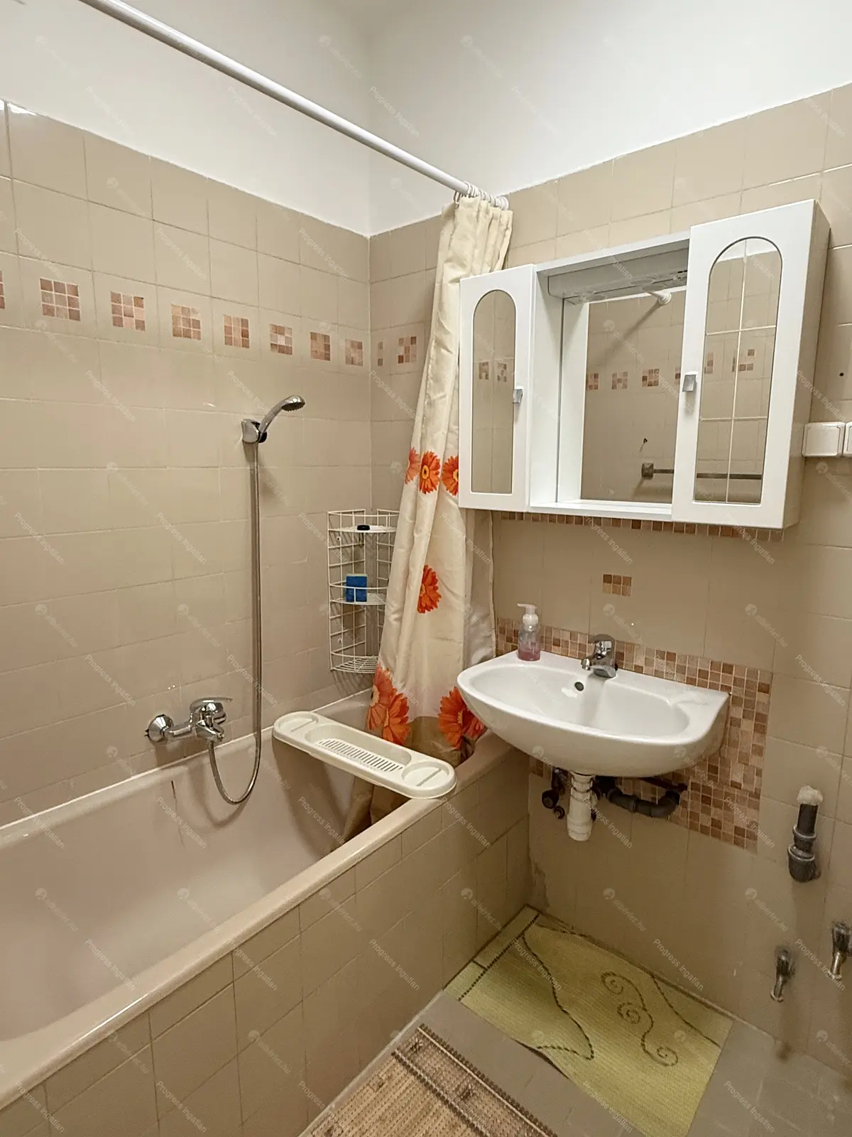 Kiadó albérlet 265000 Ft/hó áron: Budapest, XIII. kerület  Bessenyei utca. Mérete: 61 nm, 2 szobás | Alberlet.hu - 6667794