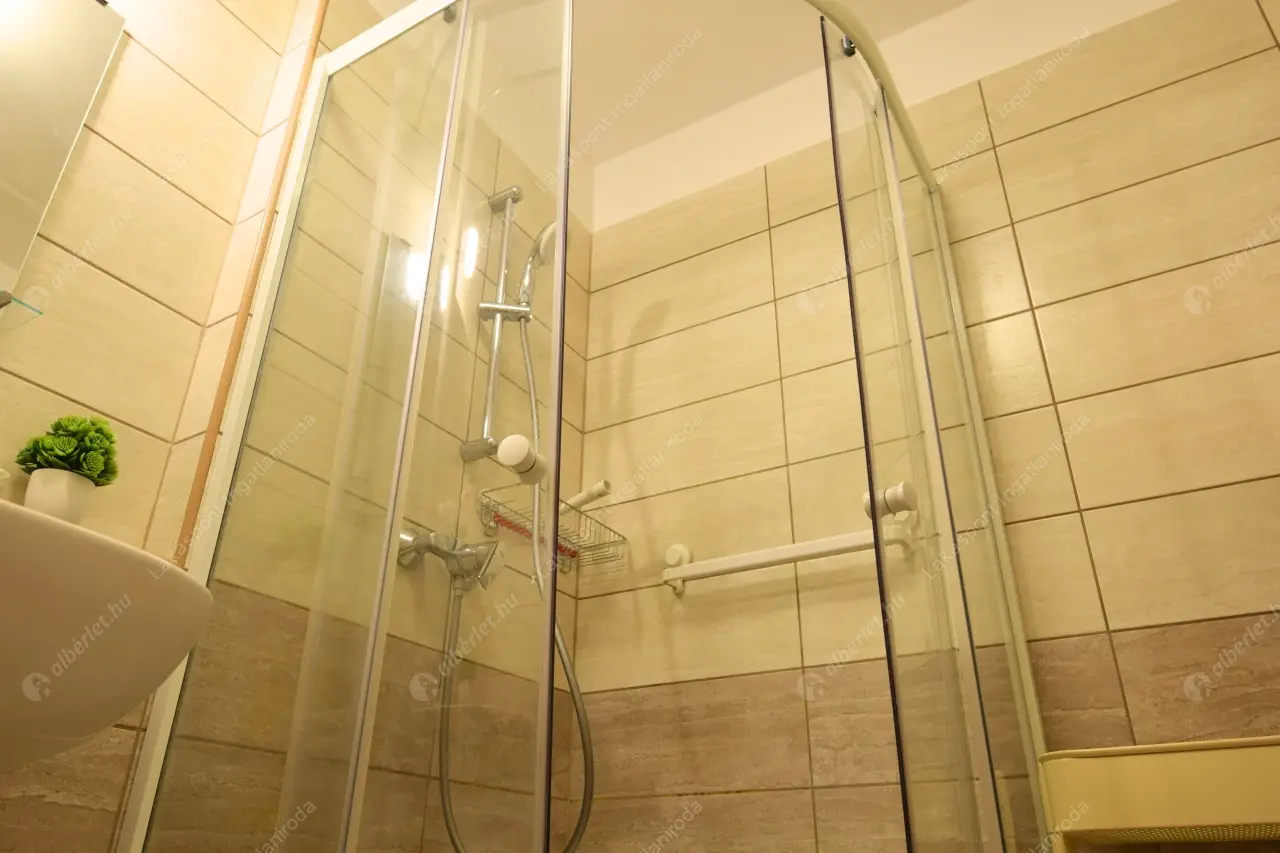 Kiadó albérlet 423000 Ft/hó áron: Budapest, XIII. kerület  Bessenyei utca. Mérete: 70 nm, 3 szobás | Alberlet.hu - 6501888