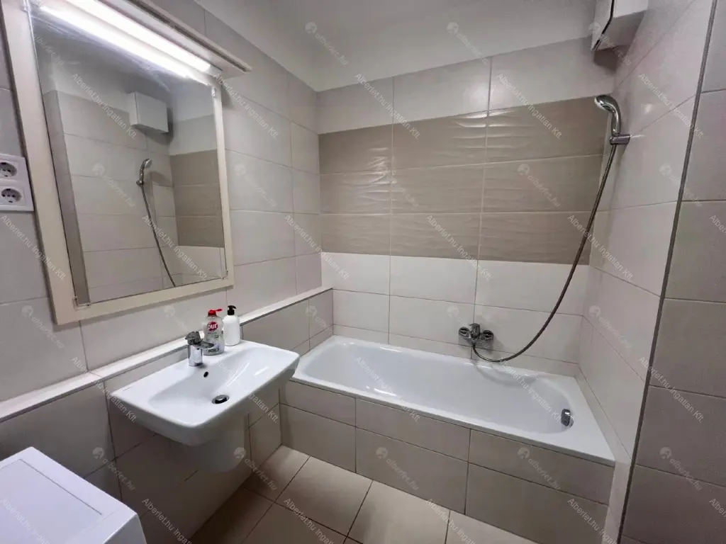 Kiadó albérlet 305000 Ft/hó áron: Budapest, XIII. kerület  Bulcsú utca. Mérete: 45 nm, 2 szobás | Alberlet.hu - 6643361