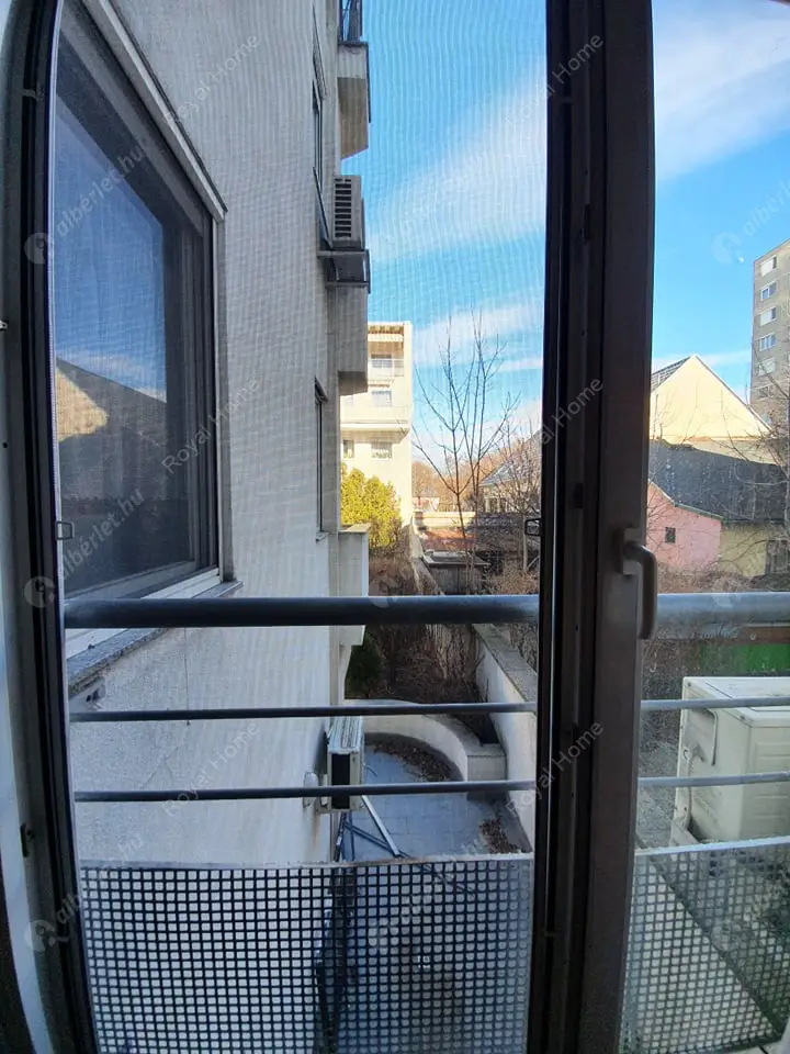 Kiadó albérlet 295000 Ft/hó áron: Budapest, XIII. kerület  Csángó  . Mérete: 64 nm, 3 szobás | Alberlet.hu - 5657599