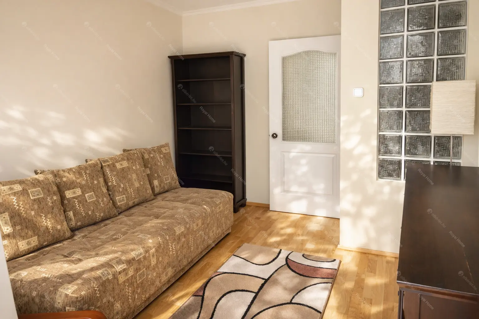 Kiadó albérlet 285000 Ft/hó áron: Budapest, XIII. kerület  Csángó  . Mérete: 64 nm, 3 szobás | Alberlet.hu - 6665658