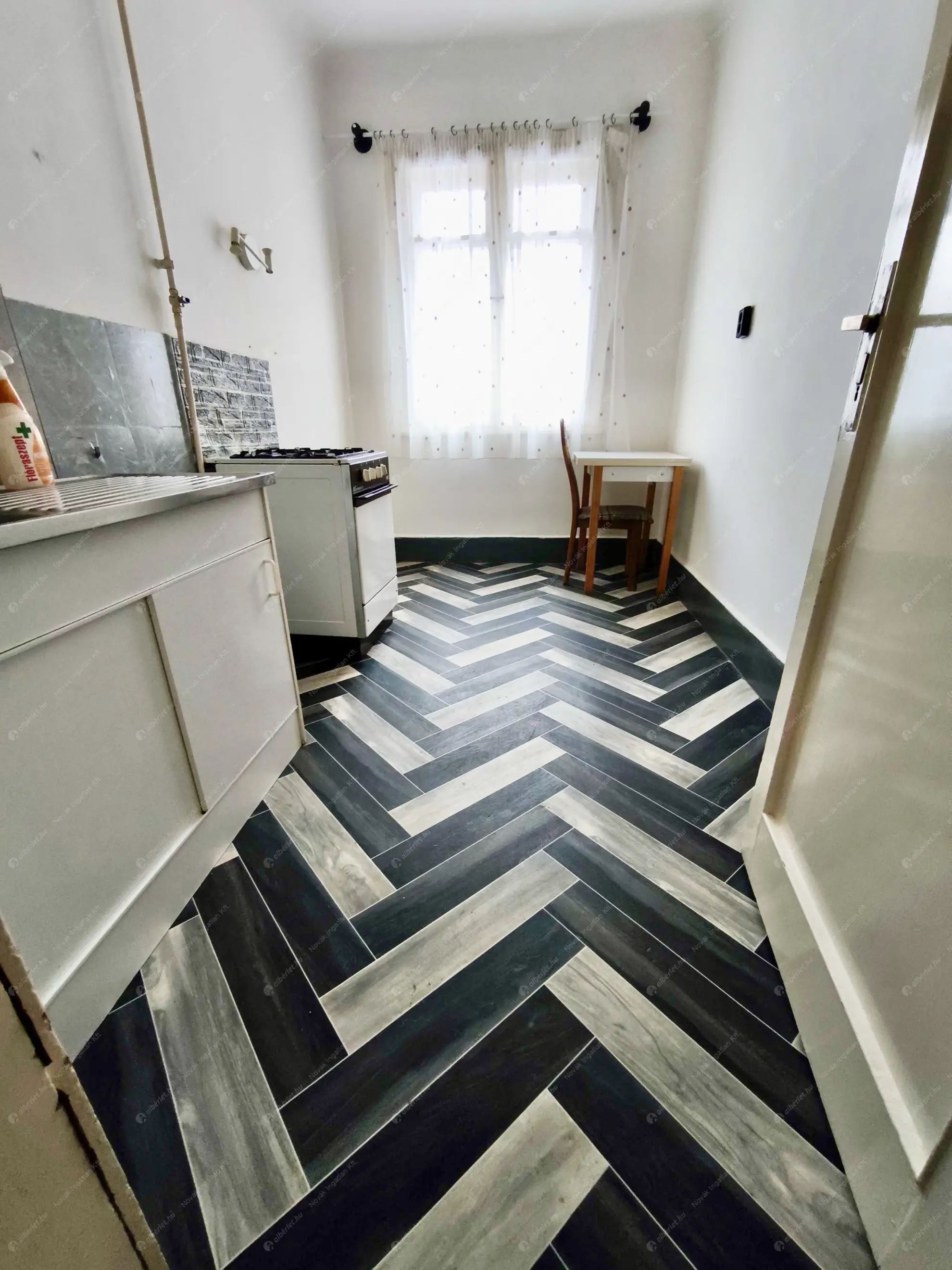 Kiadó albérlet 195000 Ft/hó áron: Budapest, XIII. kerület  Csata utca. Mérete: 40 nm, 1 szobás | Alberlet.hu - 6635963