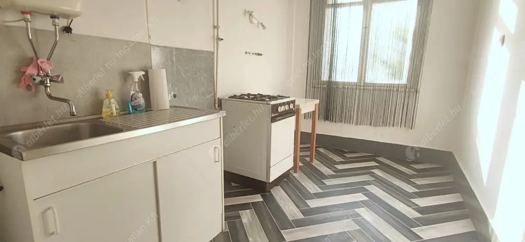 Kiadó albérlet 200000 Ft/hó áron: Budapest, XIII. kerület  Csata utca. Mérete: 40 nm, 1 szobás | Alberlet.hu - 6614797