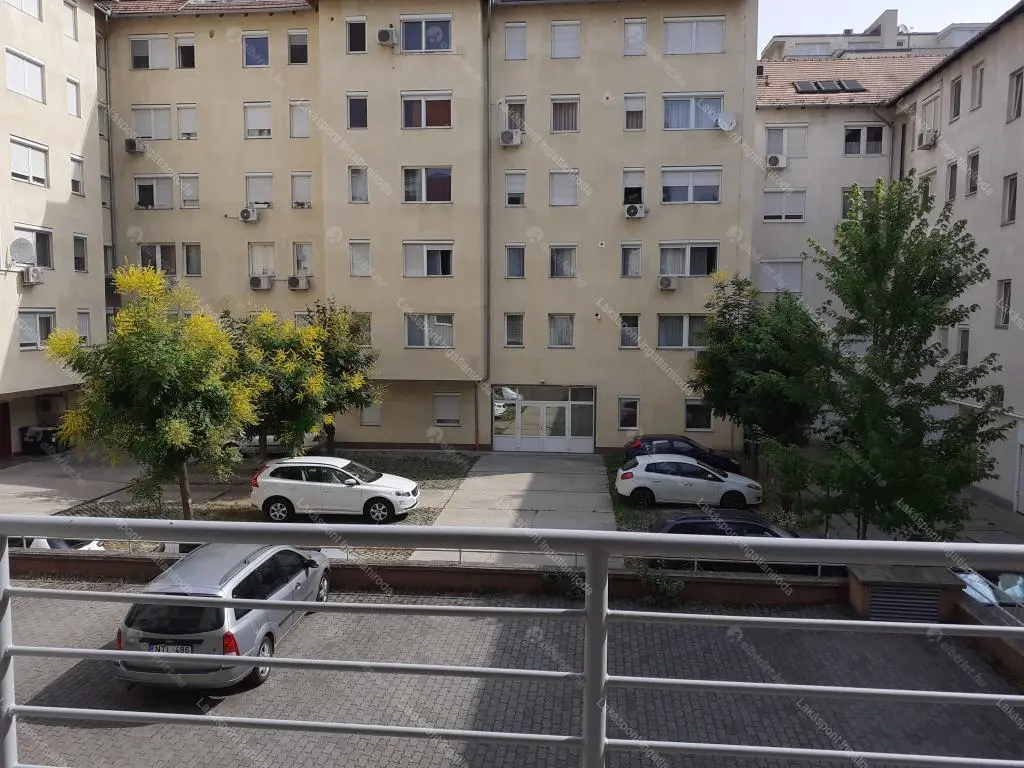 Kiadó albérlet 270000 Ft/hó áron: Budapest, XIII. kerület  Csata utca. Mérete: 54 nm, 2 szobás | Alberlet.hu - 6683192