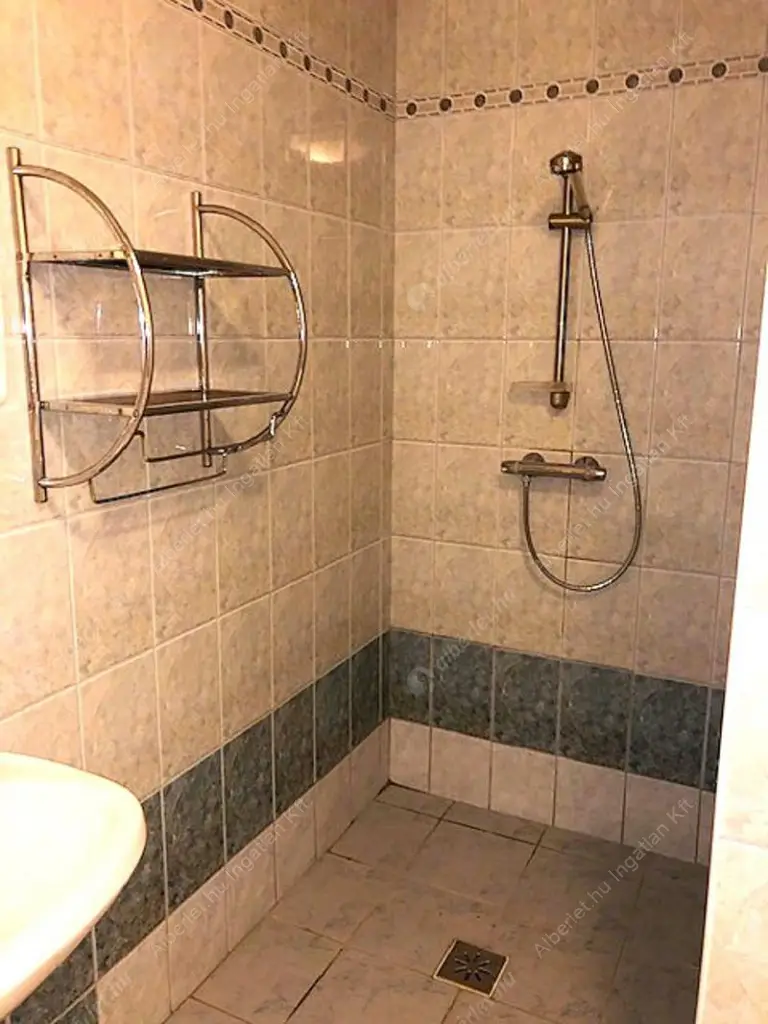 Kiadó albérlet 340000 Ft/hó áron: Budapest, XIII. kerület  Csata utca. Mérete: 82 nm, 3 szobás | Alberlet.hu - 6525111