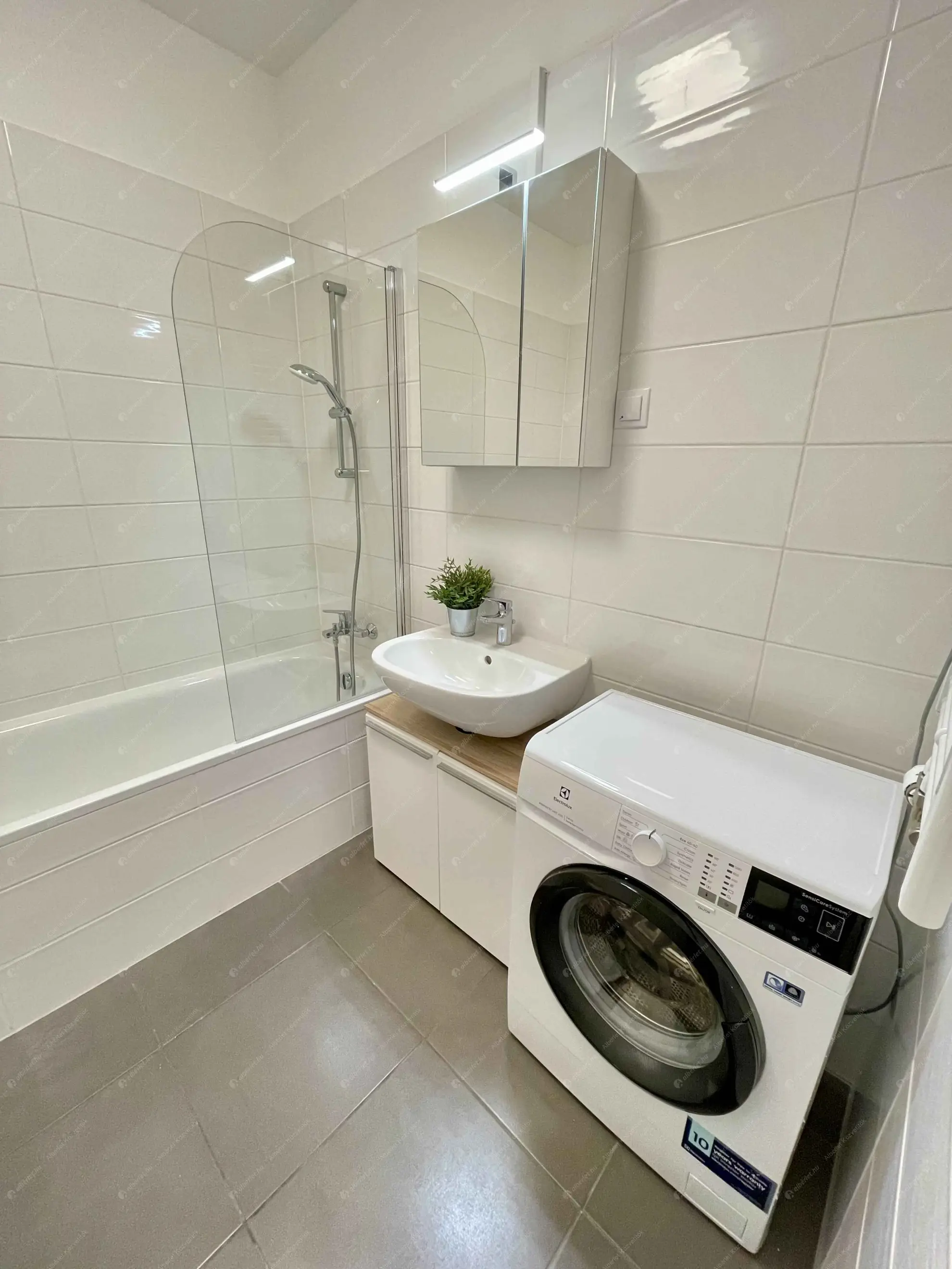 Kiadó albérlet 250000 Ft/hó áron: Budapest, XIII. kerület  Csavargyár utca. Mérete: 37 nm, 1 szobás | Alberlet.hu - 6595756