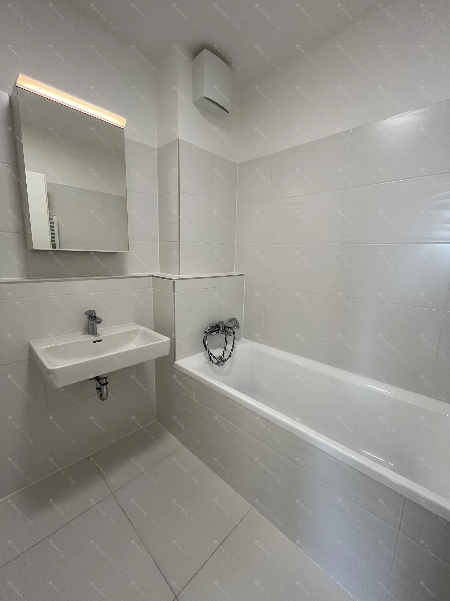 Kiadó albérlet 320000 Ft/hó áron: Budapest, XIII. kerület  Cserhalom utca. Mérete: 45 nm, 2 szobás | Alberlet.hu - 6625836