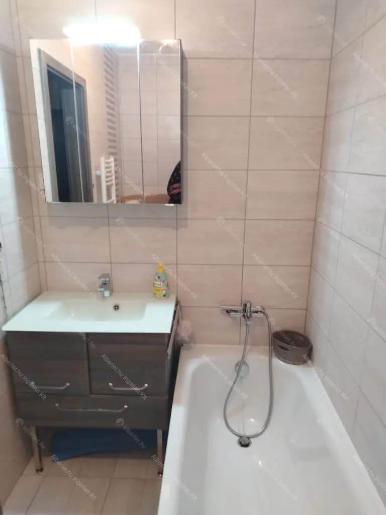 Kiadó albérlet 325000 Ft/hó áron: Budapest, XIII. kerület  Dolmány utca. Mérete: 56 nm, 2 szobás | Alberlet.hu - 6646761