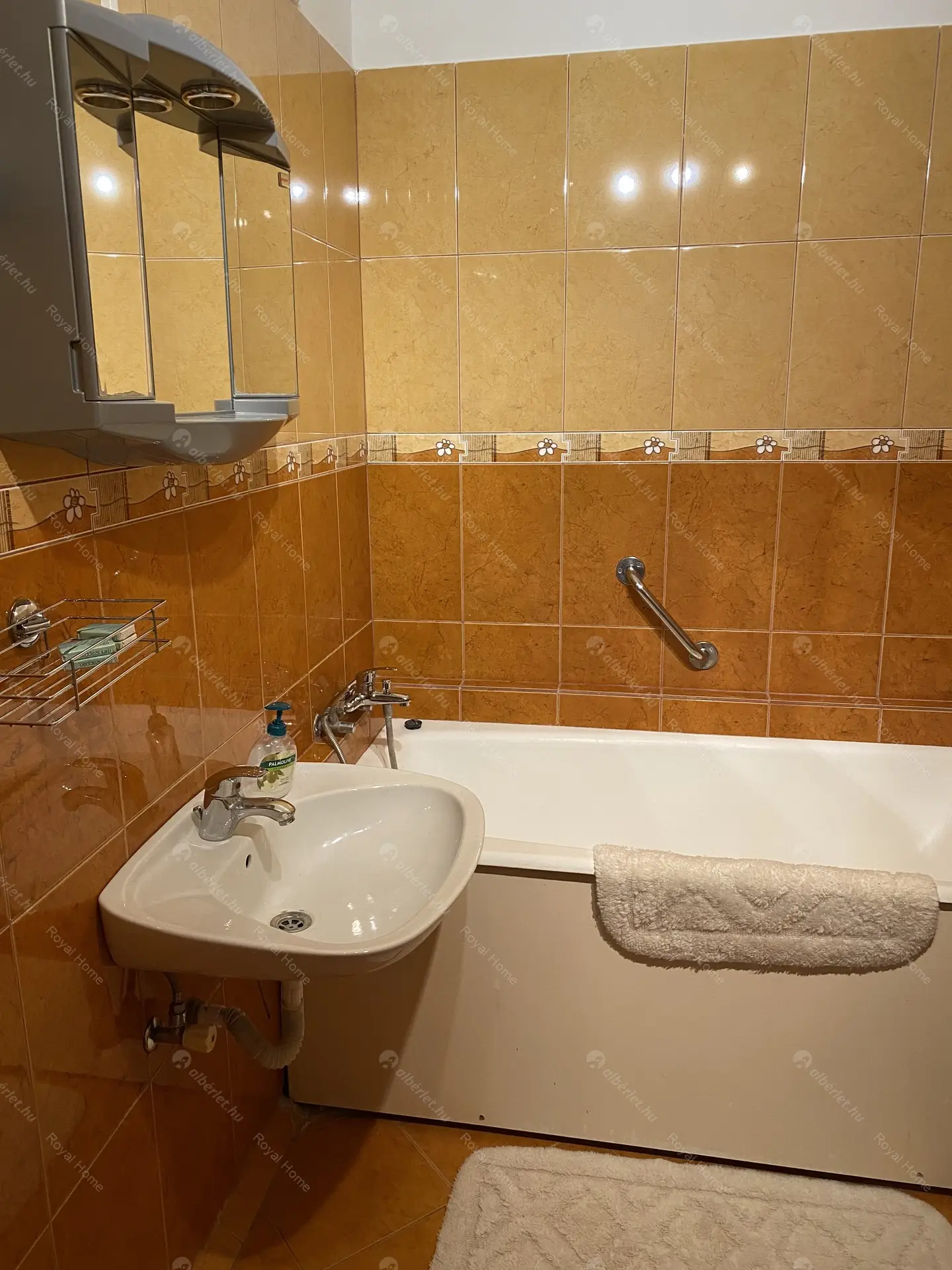 Kiadó albérlet 280000 Ft/hó áron: Budapest, XIII. kerület  Dráva utca. Mérete: 64 nm, 3 szobás | Alberlet.hu - 5825604