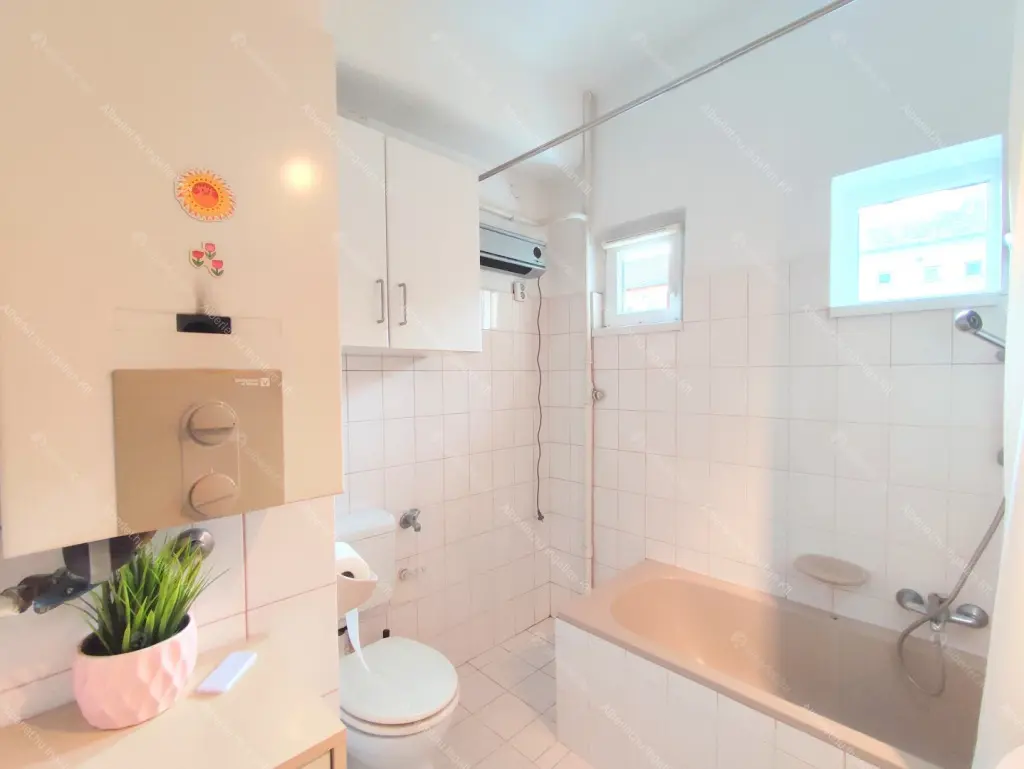 Kiadó albérlet 210000 Ft/hó áron: Budapest, XIII. kerület  Fiastyúk utca. Mérete: 40 nm, 1 szobás | Alberlet.hu - 6694544