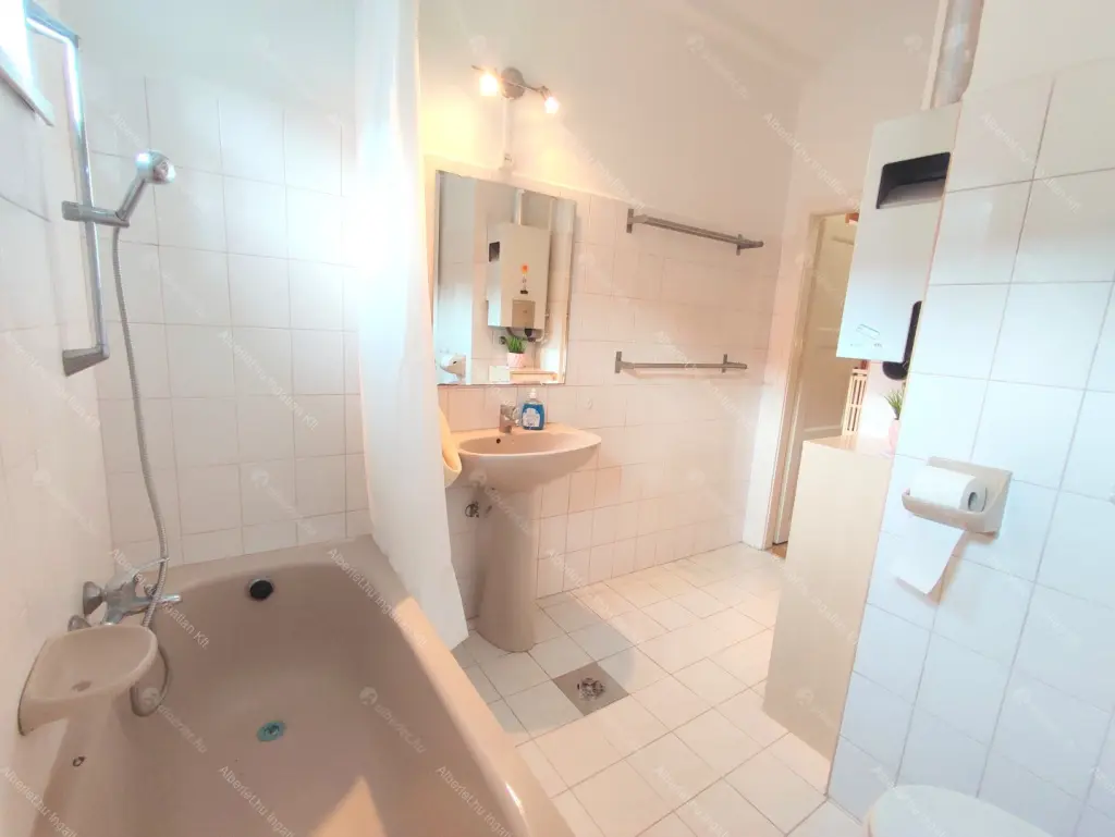 Kiadó albérlet 210000 Ft/hó áron: Budapest, XIII. kerület  Fiastyúk utca. Mérete: 40 nm, 1 szobás | Alberlet.hu - 6694562