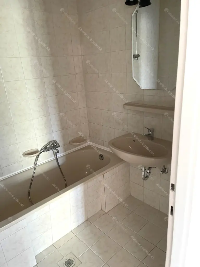 Kiadó albérlet 260000 Ft/hó áron: Budapest, XIII. kerület  Fiastyúk utca. Mérete: 60 nm, 2 szobás | Alberlet.hu - 6641209