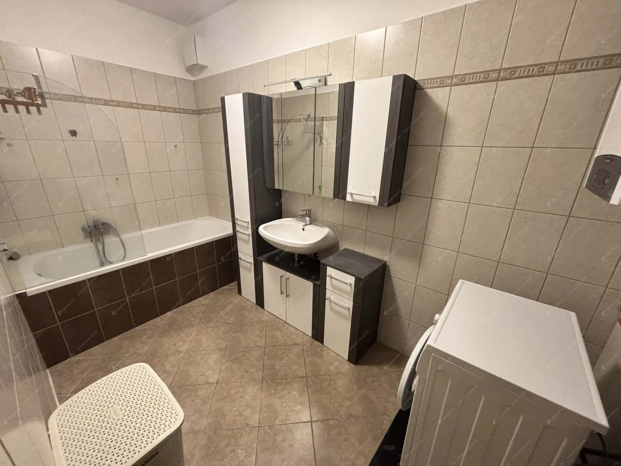 Kiadó albérlet 340000 Ft/hó áron: Budapest, XIII. kerület  Frangepán köz. Mérete: 83 nm, 3 szobás | Alberlet.hu - 6580437