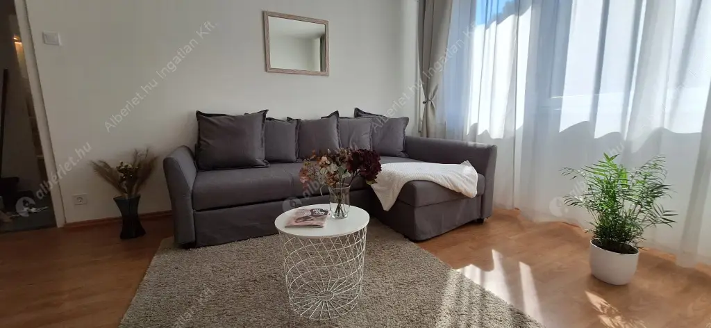 Kiadó albérlet 270000 Ft/hó áron: Budapest, XIII. kerület  Gyöngyösi utca. Mérete: 35 nm, 1 szobás | Alberlet.hu - 6625222