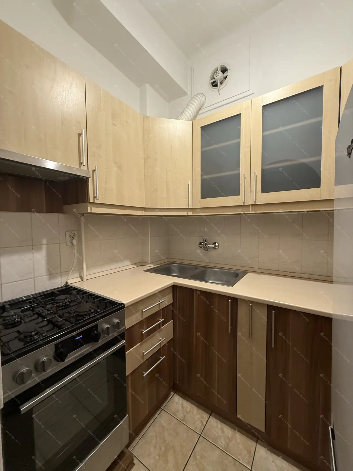 Kiadó albérlet 190000 Ft/hó áron: Budapest, XIII. kerület  Gyöngyösi utca. Mérete: 45 nm, 2 szobás | Alberlet.hu - 6630757