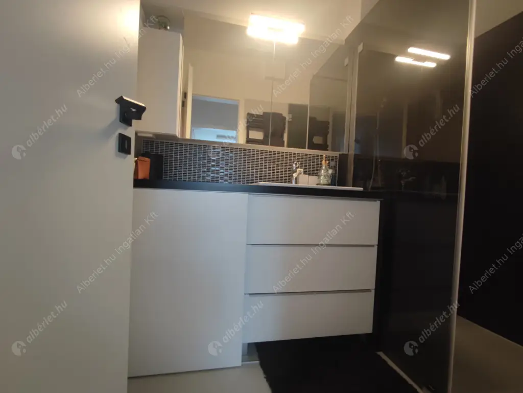 Kiadó albérlet 500000 Ft/hó áron: Budapest, XIII. kerület  Hajdú utca. Mérete: 60 nm, 3 szobás | Alberlet.hu - 6636329