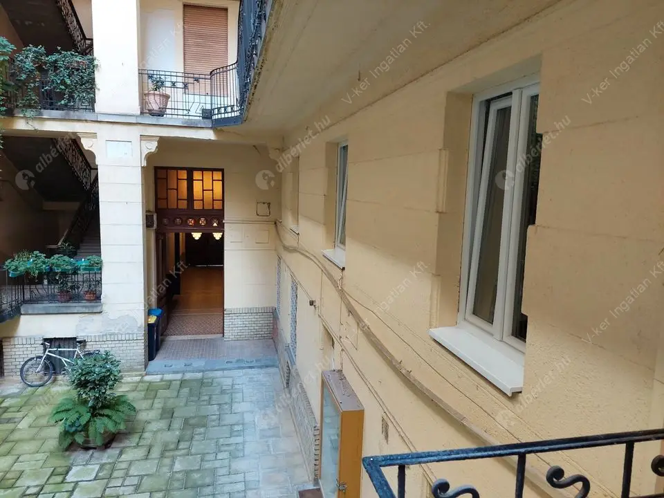 Kiadó albérlet 180000 Ft/hó áron: Budapest, XIII. kerület  Hegedűs Gyula utca. Mérete: 32 nm, 1 szobás | Alberlet.hu - 5782500