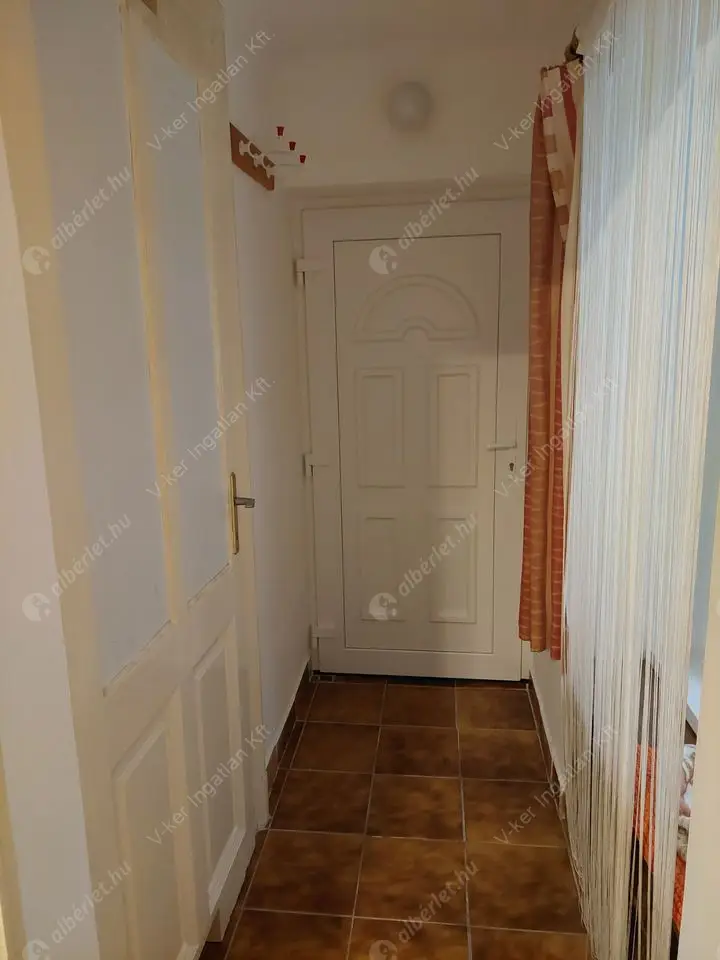 Kiadó albérlet 180000 Ft/hó áron: Budapest, XIII. kerület  Hegedűs Gyula utca. Mérete: 32 nm, 1 szobás | Alberlet.hu - 5782502