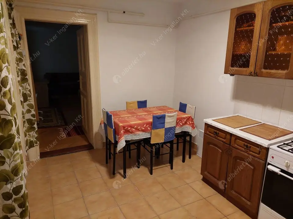 Kiadó albérlet 180000 Ft/hó áron: Budapest, XIII. kerület  Hegedűs Gyula utca. Mérete: 32 nm, 1 szobás | Alberlet.hu - 5782505