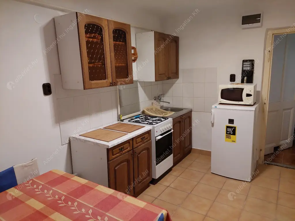 Kiadó albérlet 170000 Ft/hó áron: Budapest, XIII. kerület  Hegedűs Gyula utca. Mérete: 32 nm, 1 szobás | Alberlet.hu - 6582448