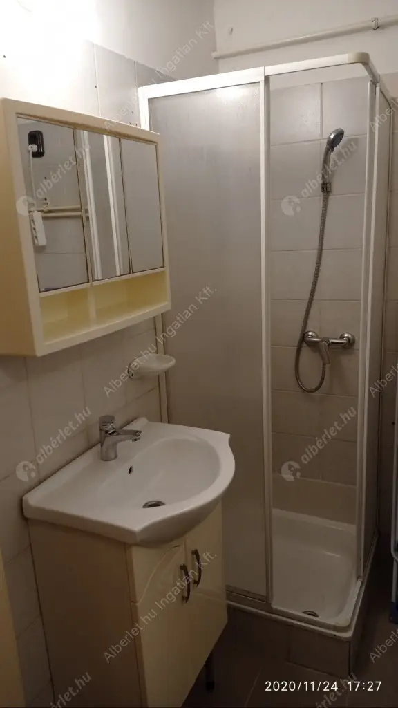 Kiadó albérlet 170000 Ft/hó áron: Budapest, XIII. kerület  Hegedűs Gyula utca. Mérete: 32 nm, 1 szobás | Alberlet.hu - 6582451