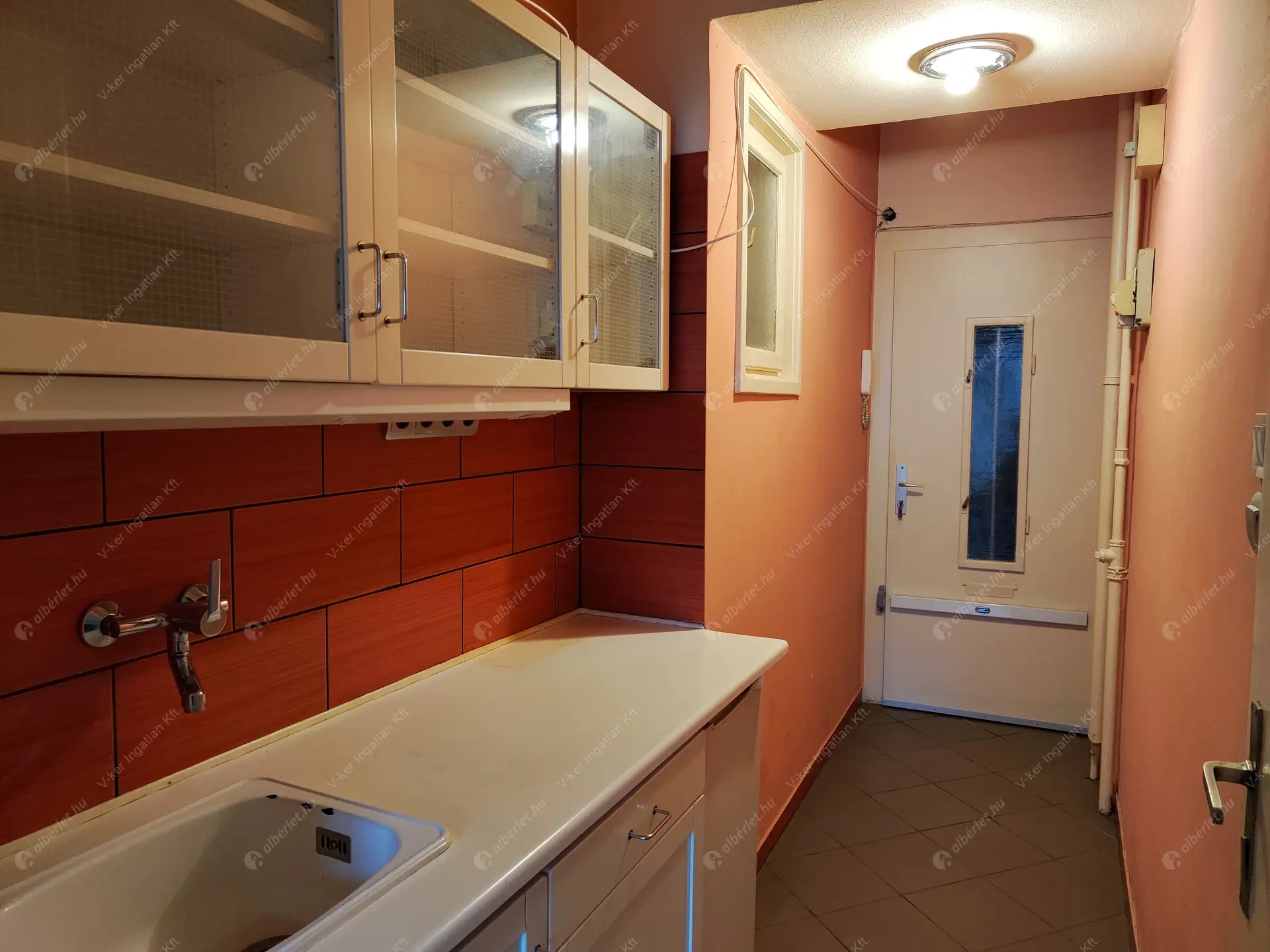 Kiadó albérlet 220000 Ft/hó áron: Budapest, XIII. kerület  Hollán Ernő utca. Mérete: 30 nm, 1 szobás | Alberlet.hu - 6158427