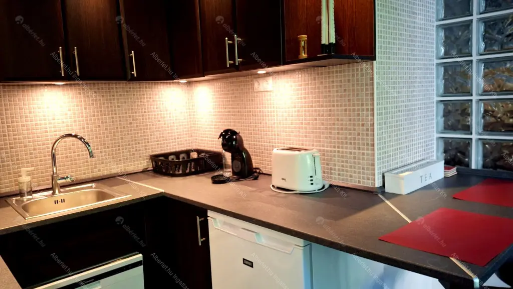 Kiadó albérlet 250000 Ft/hó áron: Budapest, XIII. kerület  Hollán Ernő utca. Mérete: 40 nm, 1 szobás | Alberlet.hu - 6660334