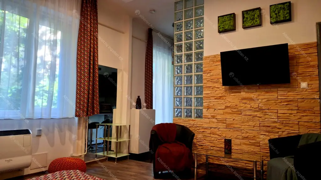 Kiadó albérlet 250000 Ft/hó áron: Budapest, XIII. kerület  Hollán Ernő utca. Mérete: 40 nm, 1 szobás | Alberlet.hu - 6661101