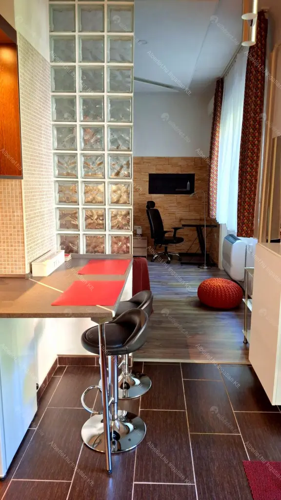 Kiadó albérlet 250000 Ft/hó áron: Budapest, XIII. kerület  Hollán Ernő utca. Mérete: 40 nm, 1 szobás | Alberlet.hu - 6661110