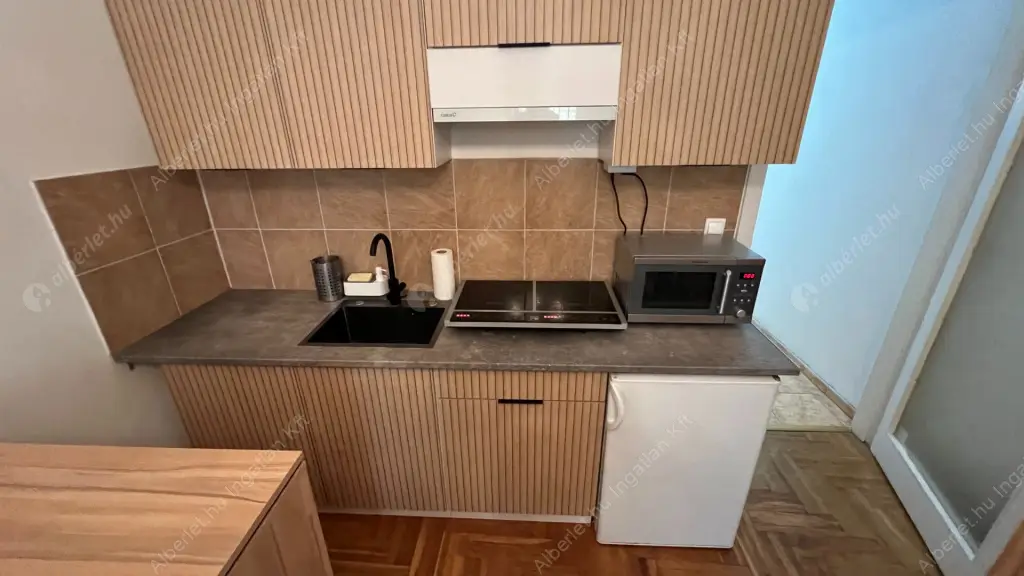 Kiadó albérlet 260000 Ft/hó áron: Budapest, XIII. kerület  Hollán Ernő utca. Mérete: 42 nm, 1 szobás | Alberlet.hu - 6575988