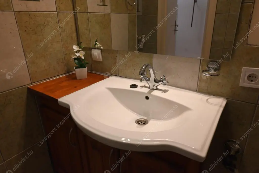 Kiadó albérlet 280000 Ft/hó áron: Budapest, XIII. kerület  Hollán Ernő utca. Mérete: 79 nm, 2 szobás | Alberlet.hu - 6575736