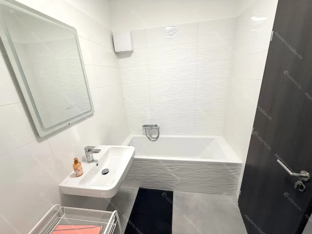 Kiadó albérlet 450000 Ft/hó áron: Budapest, XIII. kerület  Hun utca. Mérete: 60 nm, 3 szobás | Alberlet.hu - 6797544