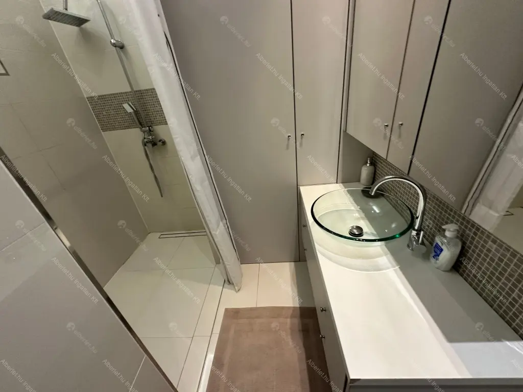 Kiadó albérlet 420000 Ft/hó áron: Budapest, XIII. kerület  Jászai Mari tér. Mérete: 67 nm, 2 szobás | Alberlet.hu - 6690841