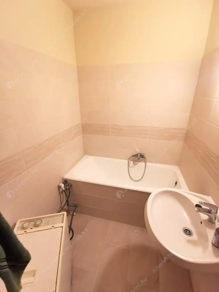 Kiadó albérlet 270000 Ft/hó áron: Budapest, XIII. kerület  Kádár utca. Mérete: 53 nm, 1 szobás | Alberlet.hu - 6628853