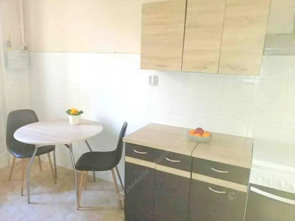 Kiadó albérlet 180000 Ft/hó áron: Budapest, XIII. kerület  Kárpát utca. Mérete: 35 nm, 1 szobás | Alberlet.hu - 6560475