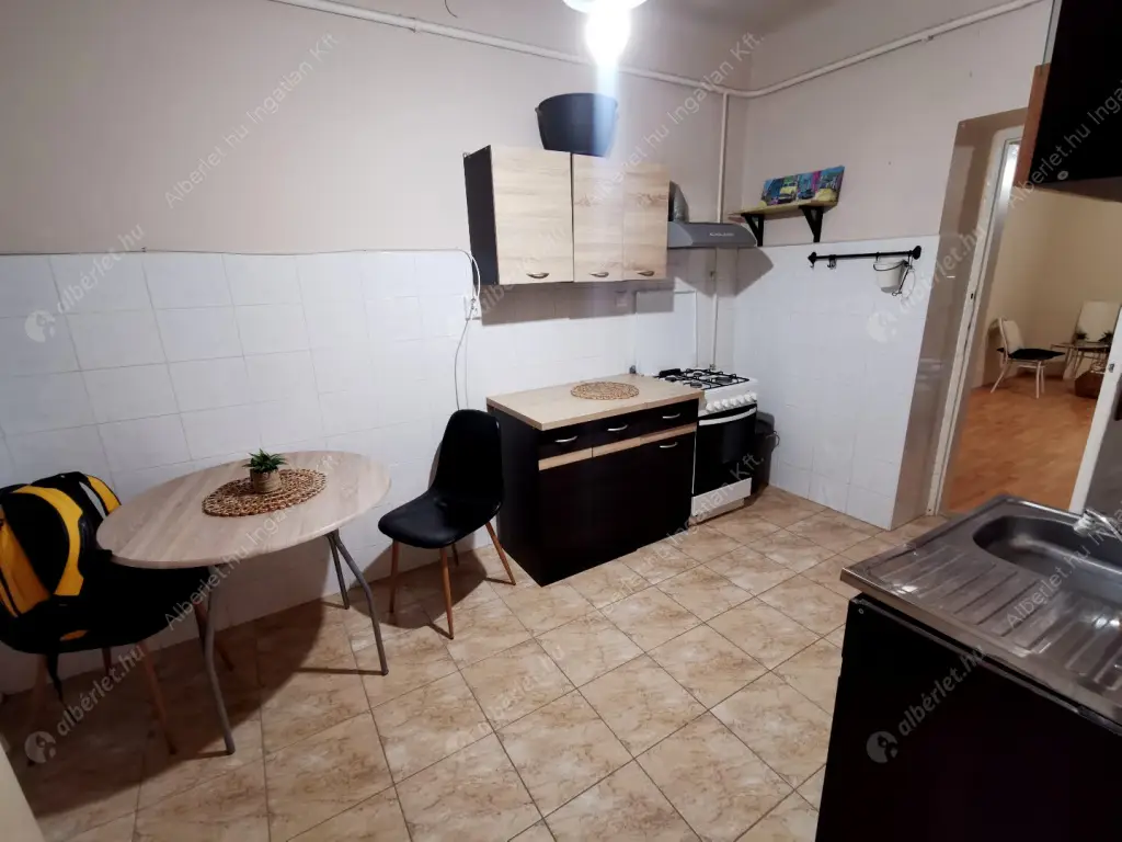 Kiadó albérlet 180000 Ft/hó áron: Budapest, XIII. kerület  Kárpát utca. Mérete: 35 nm, 1 szobás | Alberlet.hu - 6579749