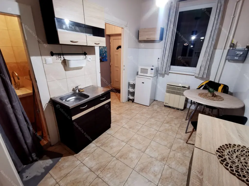 Kiadó albérlet 180000 Ft/hó áron: Budapest, XIII. kerület  Kárpát utca. Mérete: 35 nm, 1 szobás | Alberlet.hu - 6707234