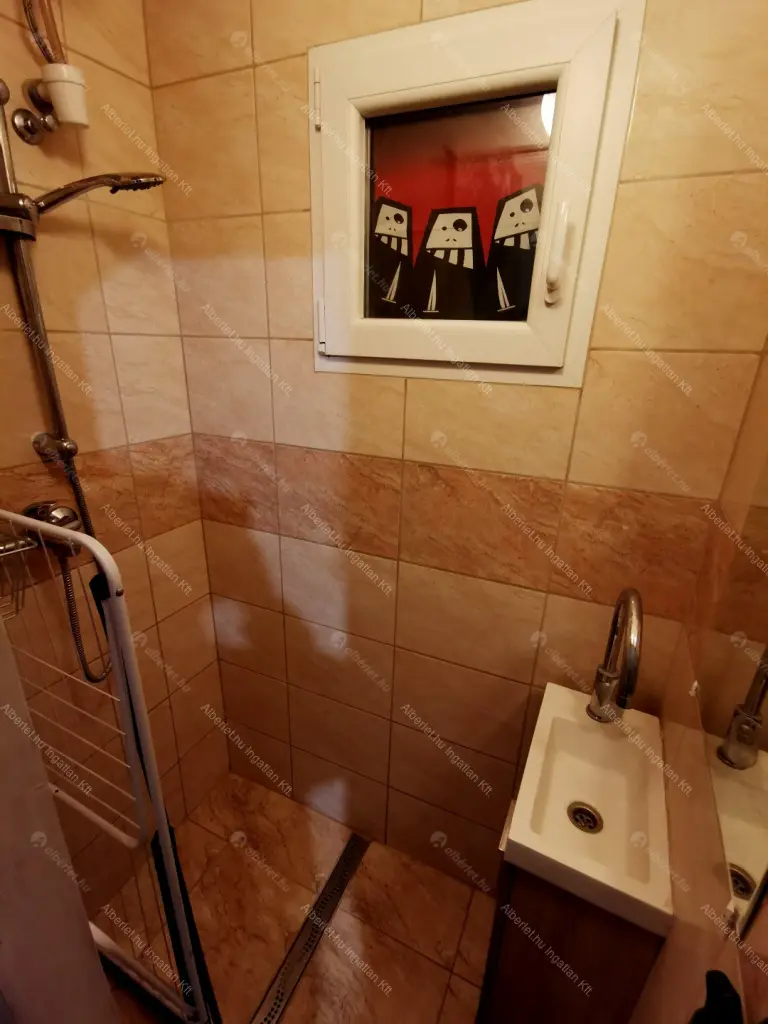 Kiadó albérlet 180000 Ft/hó áron: Budapest, XIII. kerület  Kárpát utca. Mérete: 35 nm, 1 szobás | Alberlet.hu - 6707235