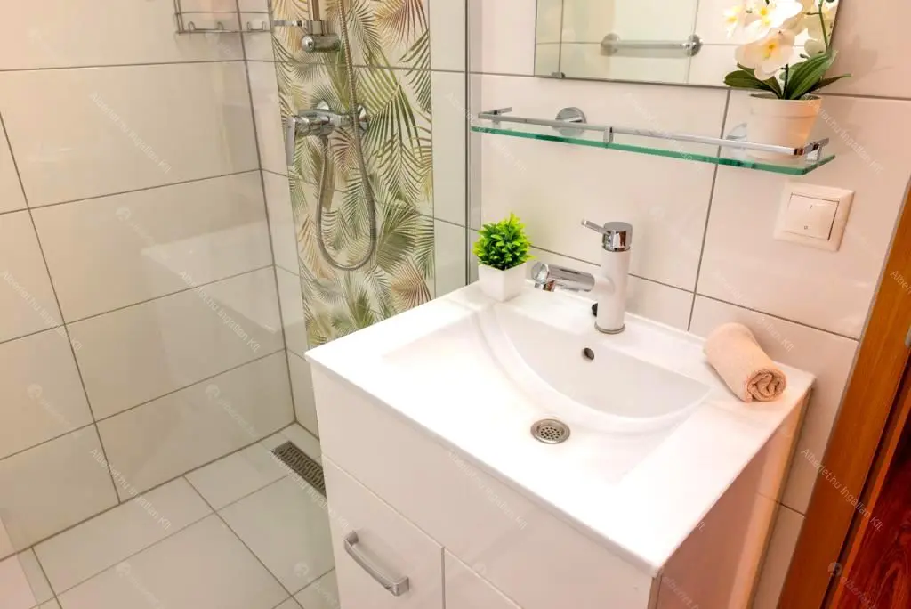 Kiadó albérlet 280000 Ft/hó áron: Budapest, XIII. kerület  Kárpát utca. Mérete: 45 nm, 2 szobás | Alberlet.hu - 6673371