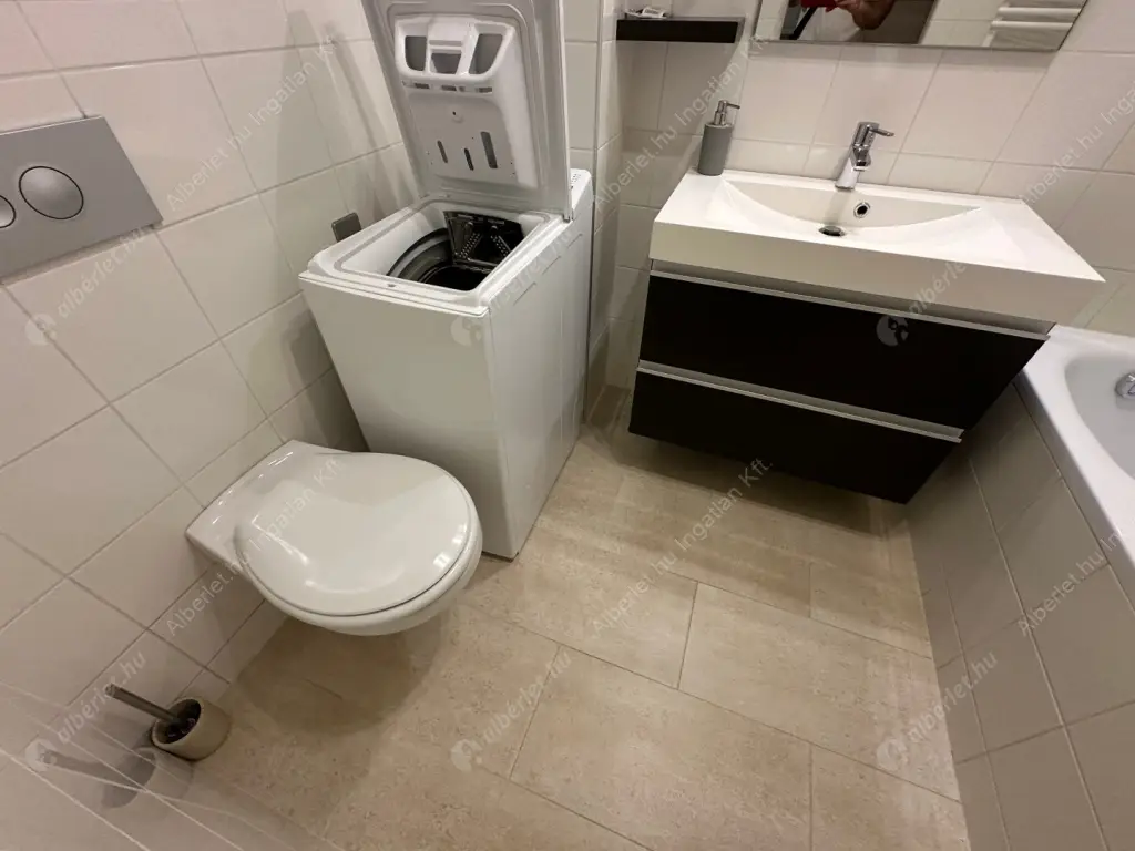 Kiadó albérlet 350000 Ft/hó áron: Budapest, XIII. kerület  Kárpát utca. Mérete: 68 nm, 3 szobás | Alberlet.hu - 6603569