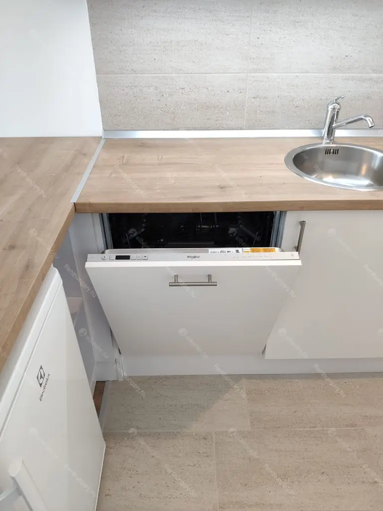 Kiadó albérlet 250000 Ft/hó áron: Budapest, XIII. kerület  Kartács utca. Mérete: 41 nm, 1 szobás | Alberlet.hu - 6706421