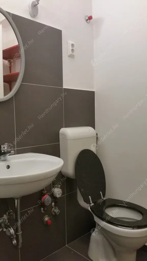 Kiadó albérlet 180000 Ft/hó áron: Budapest, XIII. kerület  Katona József utca. Mérete: 27 nm, 1 szobás | Alberlet.hu - 6571732