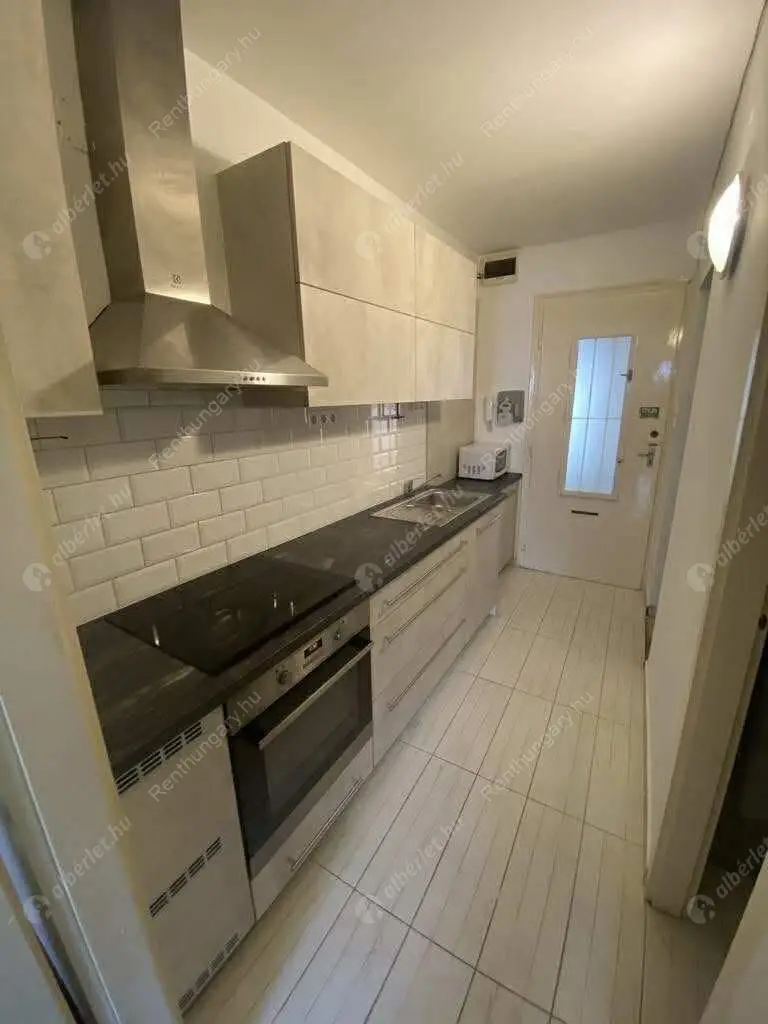 Kiadó albérlet 180000 Ft/hó áron: Budapest, XIII. kerület  Katona József utca. Mérete: 27 nm, 1 szobás | Alberlet.hu - 6571734