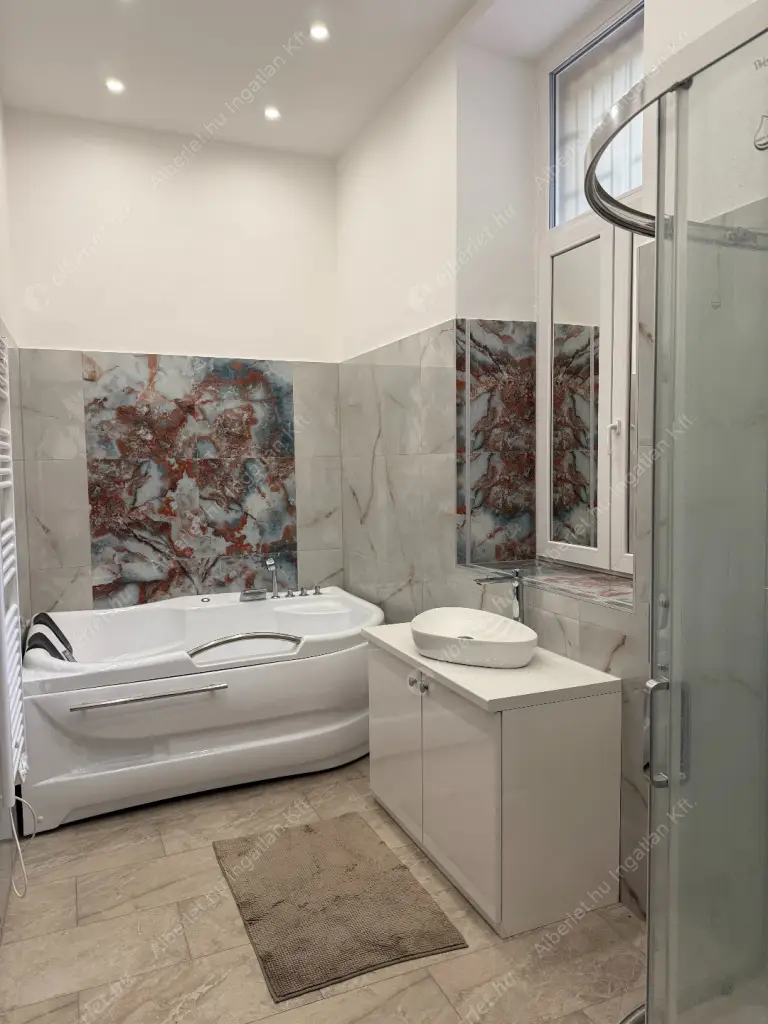 Kiadó albérlet 220000 Ft/hó áron: Budapest, XIII. kerület  Katona József utca. Mérete: 47 nm, 1 szobás | Alberlet.hu - 6559434