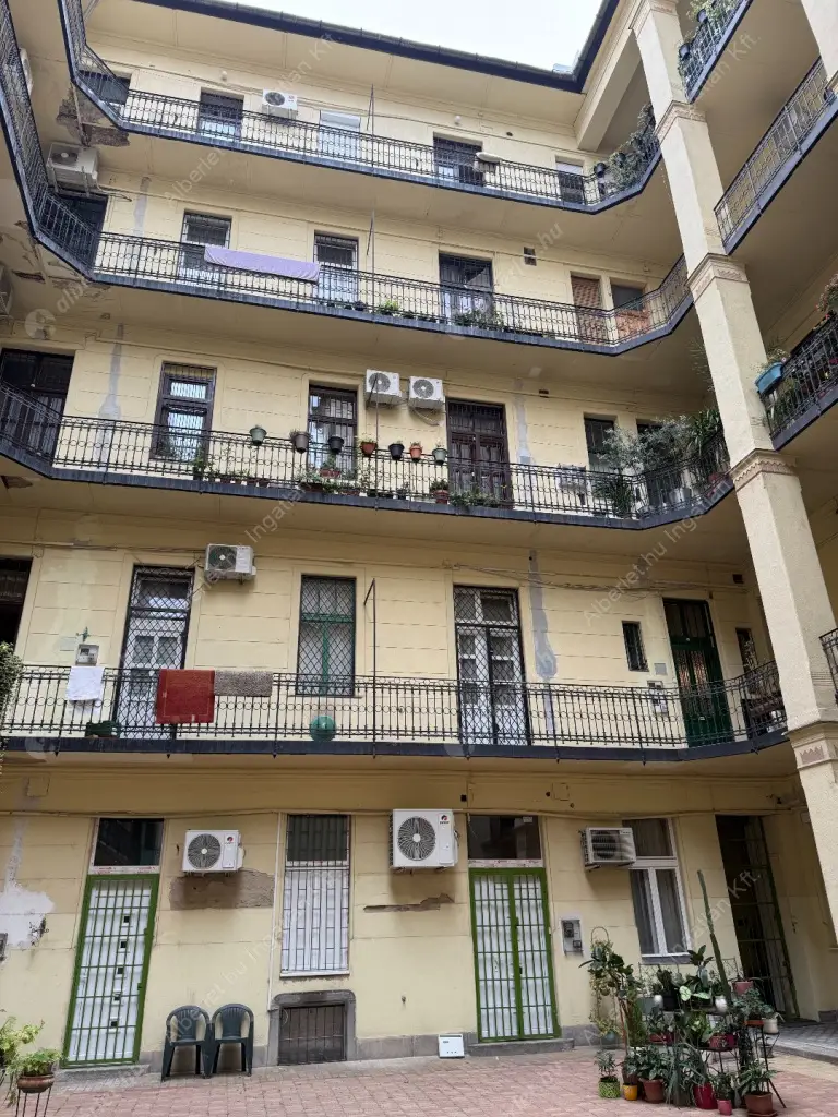 Kiadó albérlet 220000 Ft/hó áron: Budapest, XIII. kerület  Katona József utca. Mérete: 47 nm, 1 szobás | Alberlet.hu - 6559436