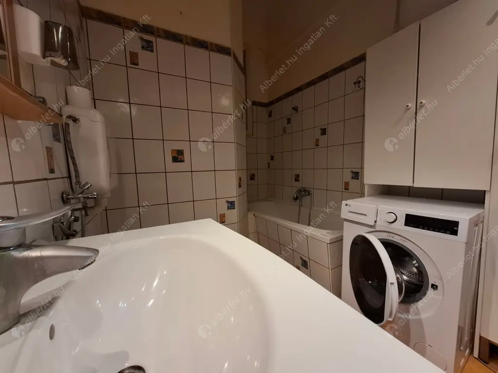 Kiadó albérlet 250000 Ft/hó áron: Budapest, XIII. kerület  Katona József utca. Mérete: 71 nm, 2 szobás | Alberlet.hu - 6597077