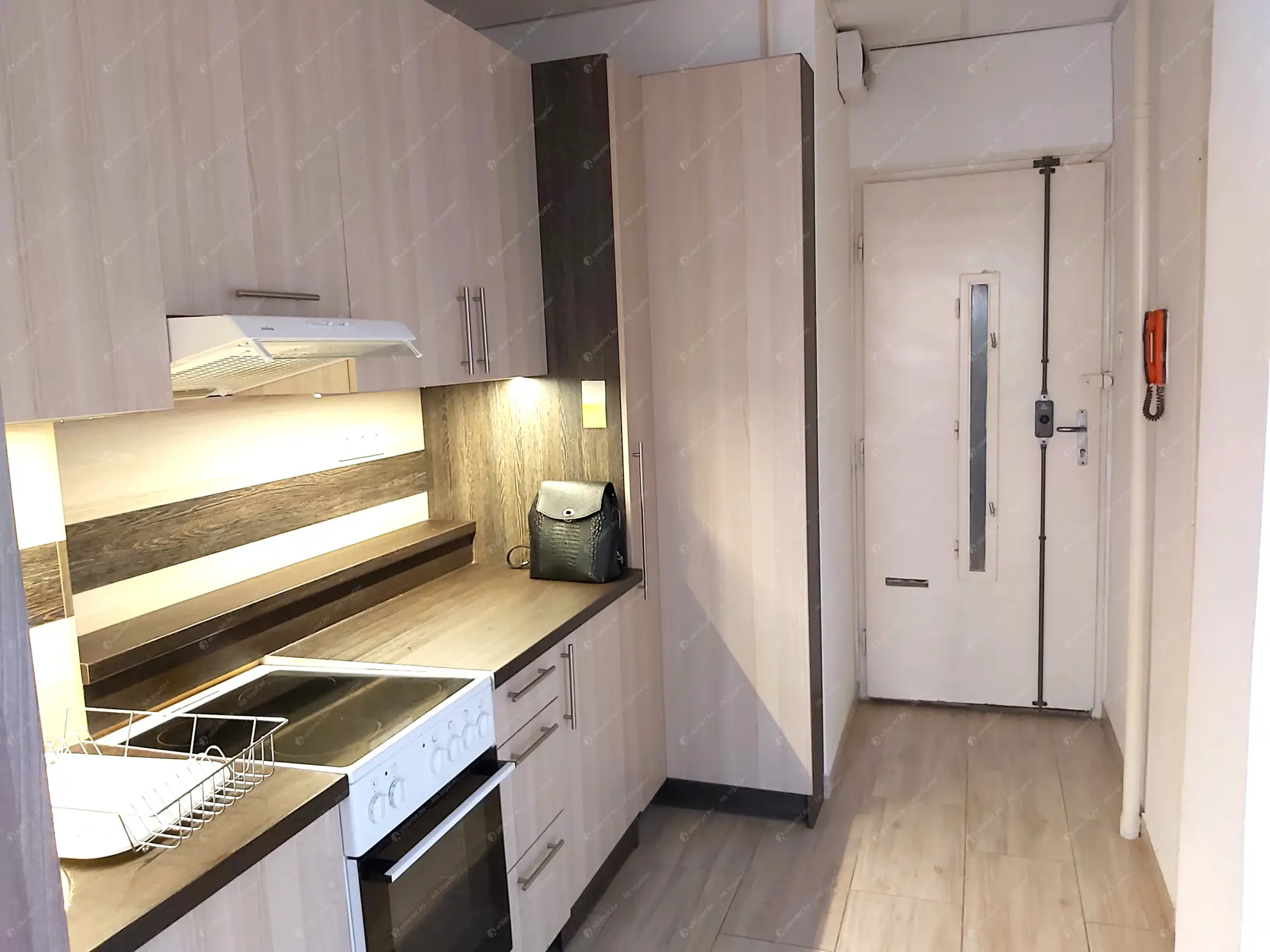 Kiadó albérlet 220000 Ft/hó áron: Budapest, XIII. kerület  Kresz Géza utca. Mérete: 37 nm, 1 szobás | Alberlet.hu - 6602161