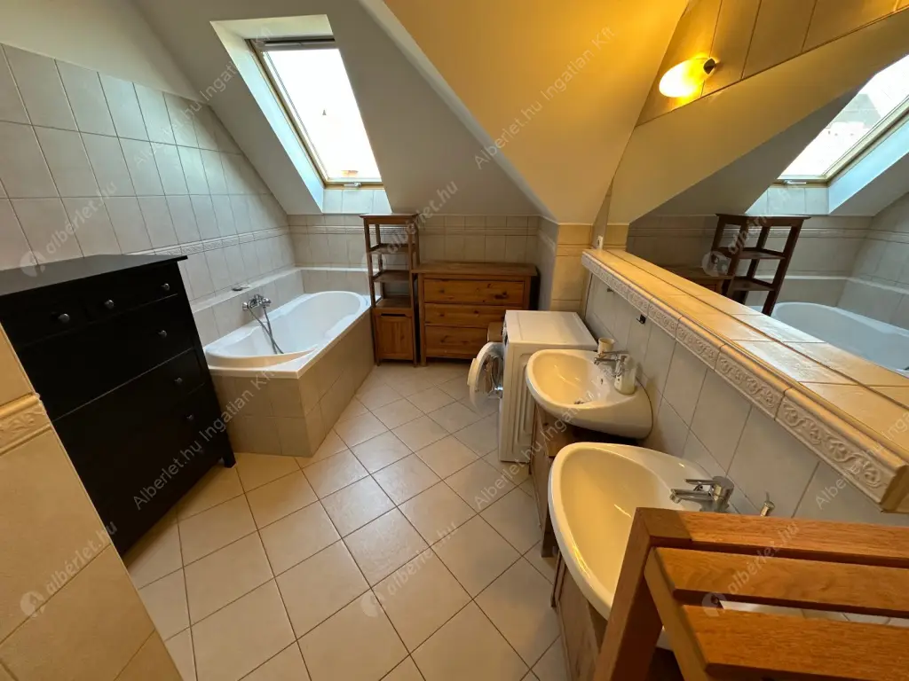 Kiadó albérlet 390000 Ft/hó áron: Budapest, XIII. kerület  Kucsma utca. Mérete: 100 nm, 1 szobás | Alberlet.hu - 6555655