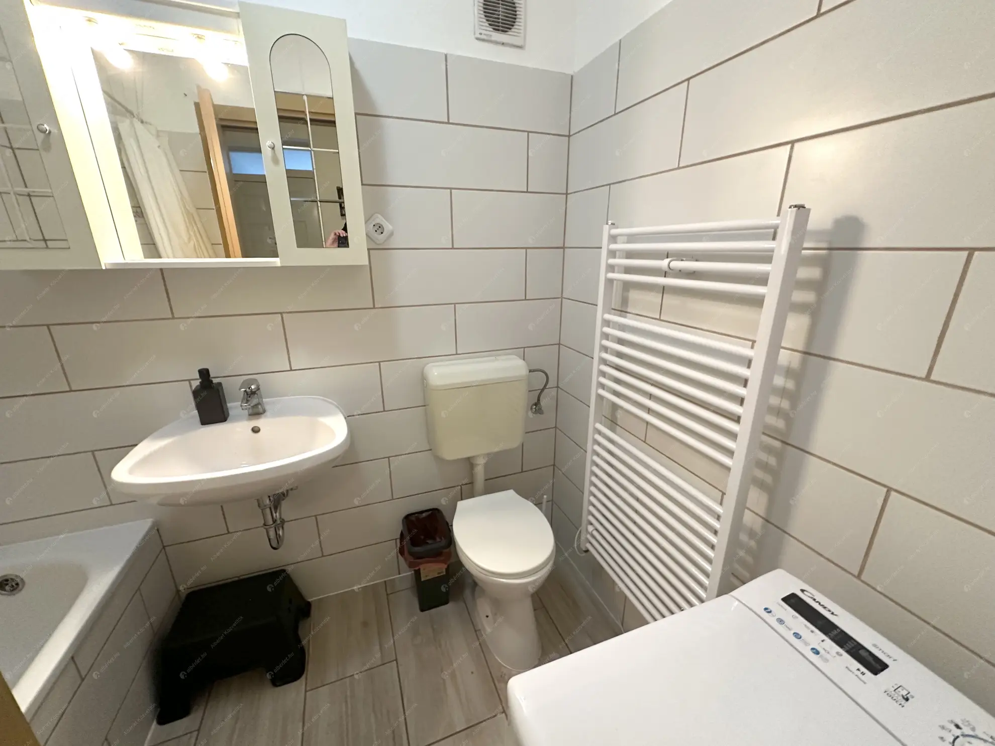 Kiadó albérlet 200000 Ft/hó áron: Budapest, XIII. kerület  Lehel utca. Mérete: 32 nm, 1 szobás | Alberlet.hu - 6588101